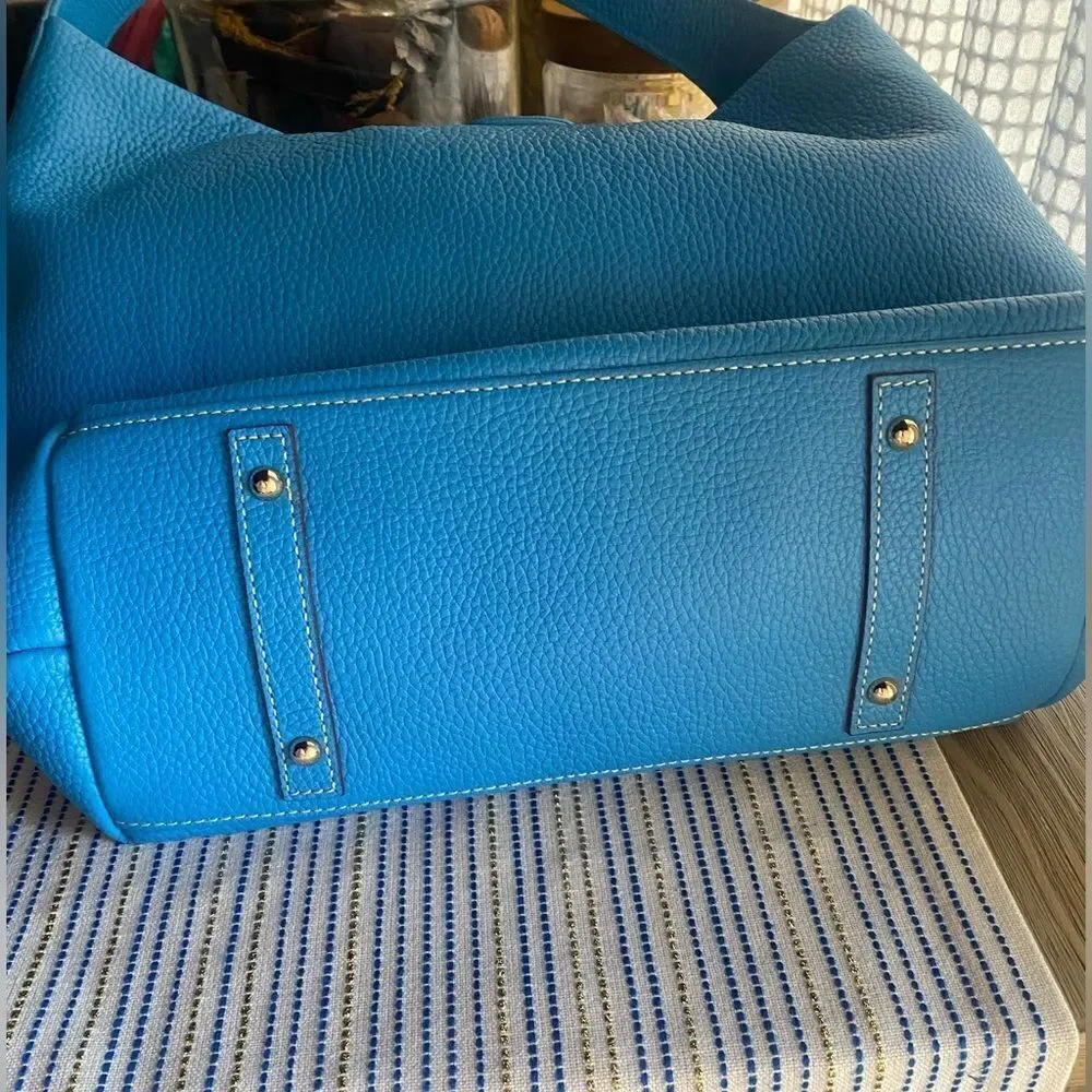 Dooney & Bourke Blue  Pebble Grain Leather Large  Logo Lock Sac